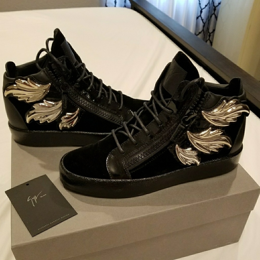 Giuseppe Zanotti Men US 9- Black w/Silver Wings